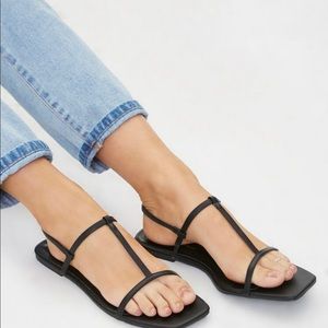 🖤 BLACK T-STRAP SANDALS 🖤